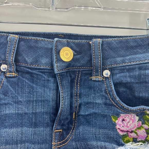 American Eagle Stretch Denim Fringe Cutoff Shorts Embroidered Floral Women's 00 - Picture 9 of 12